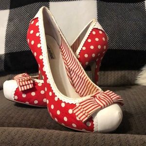 8 red and white heels